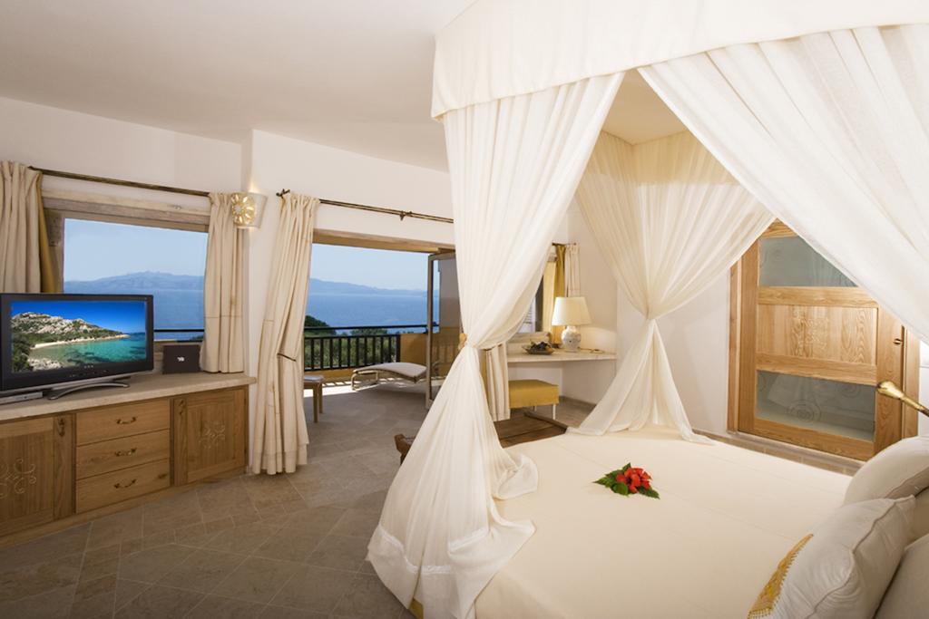 Hotel Capo D'Orso Thalasso & Spa بالاو المظهر الخارجي الصورة
